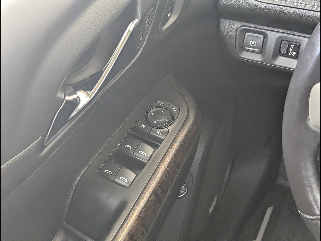 Used 2020 GMC Acadia Denali w/ Technology Package AWD/4WD image 30
