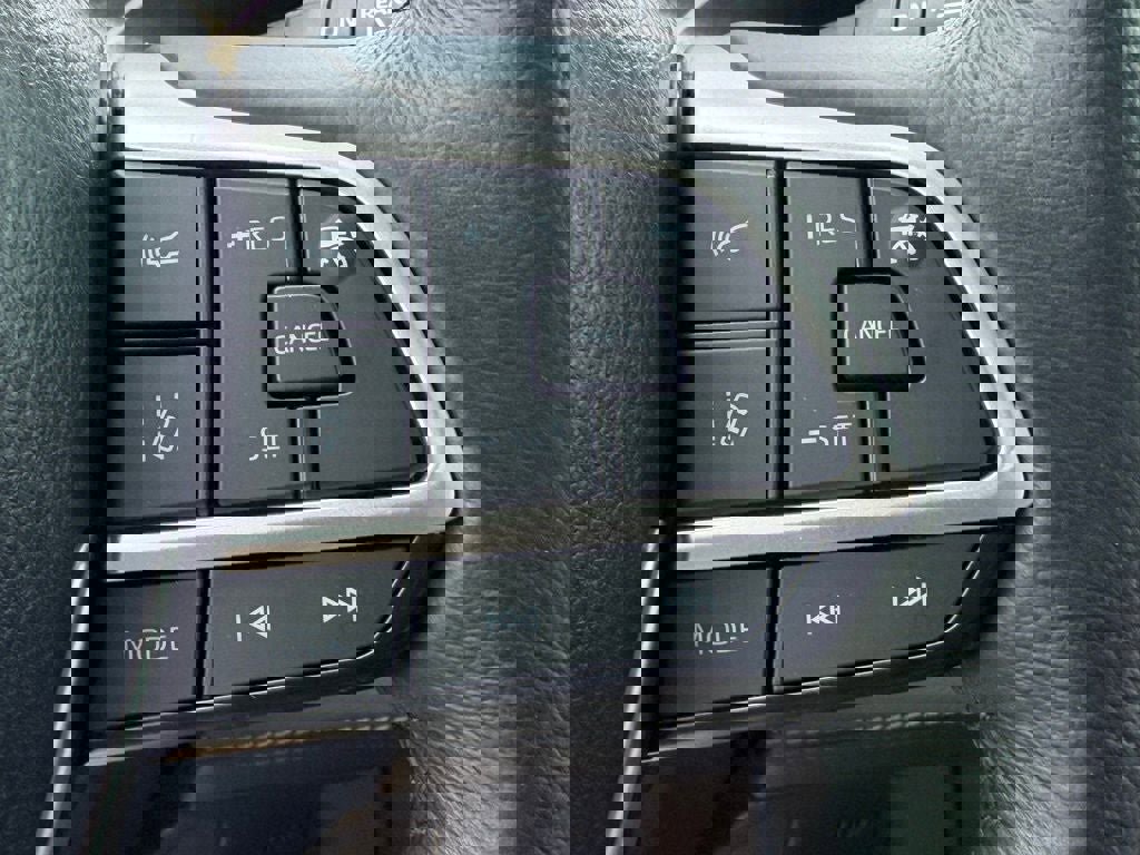 Used 2023 Toyota Sienna XLE image 28