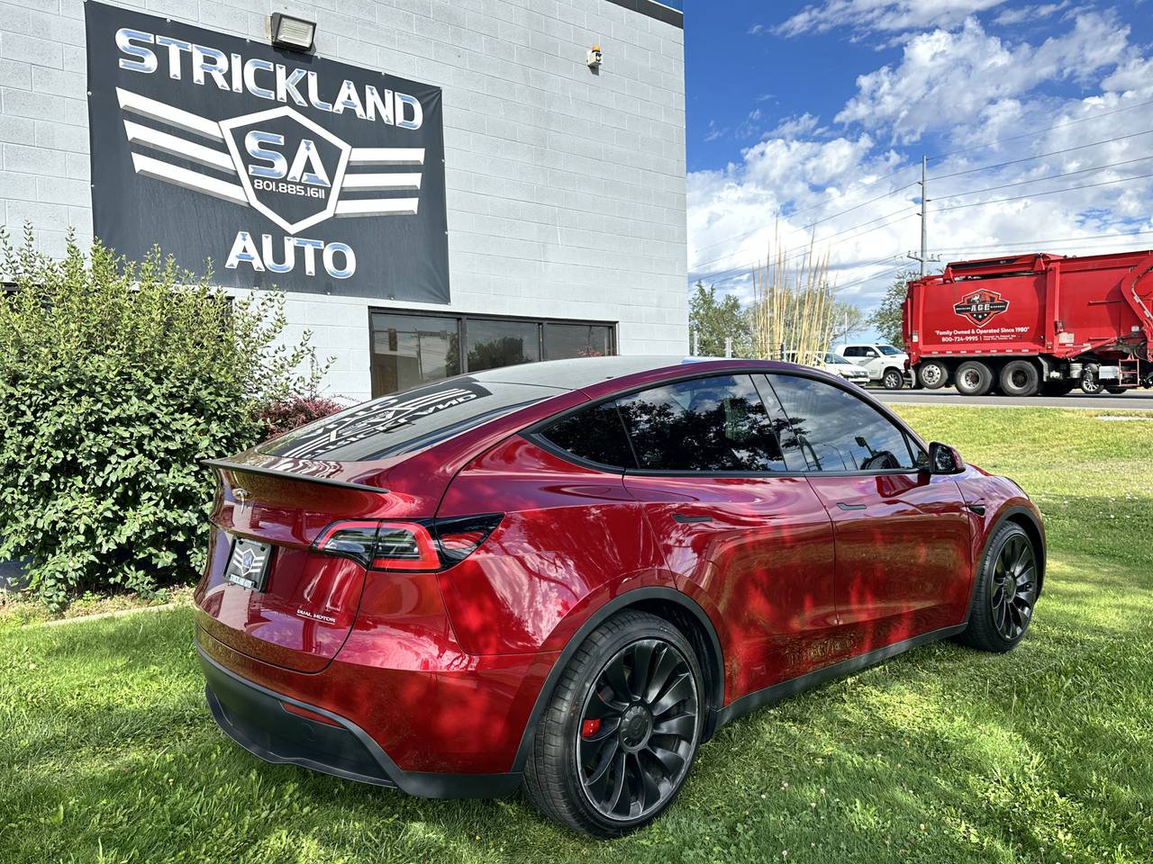 Used 2025 Tesla Model Y Performance AWD/4WD image 7