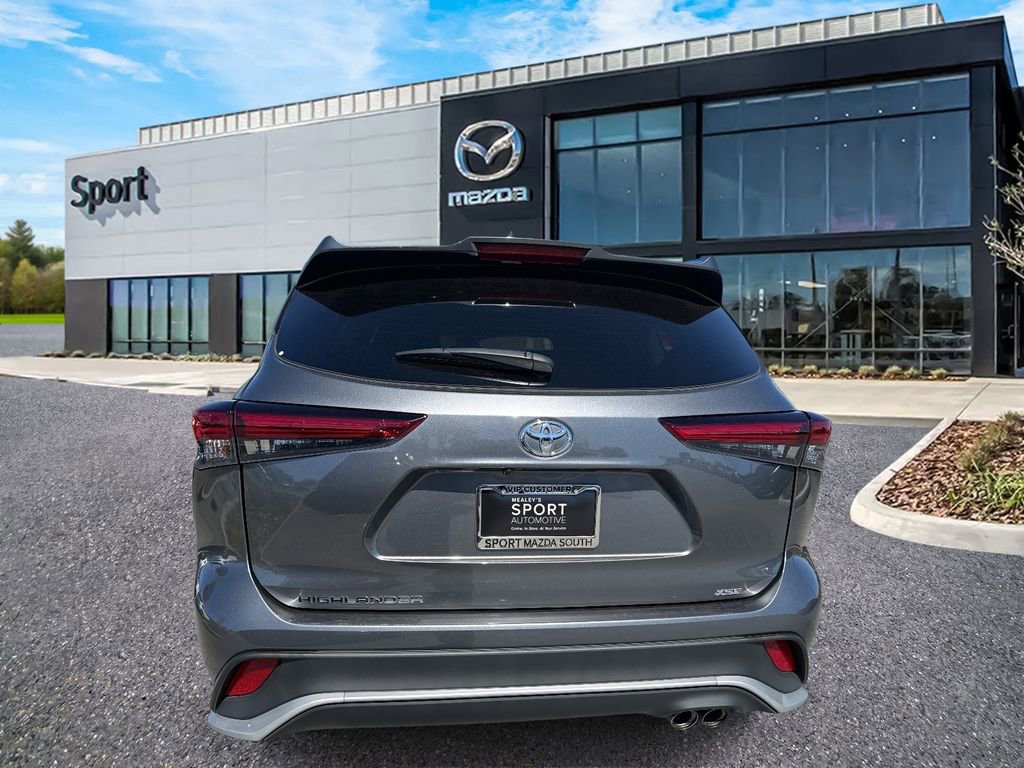 Used 2022 Toyota Highlander XSE image 4