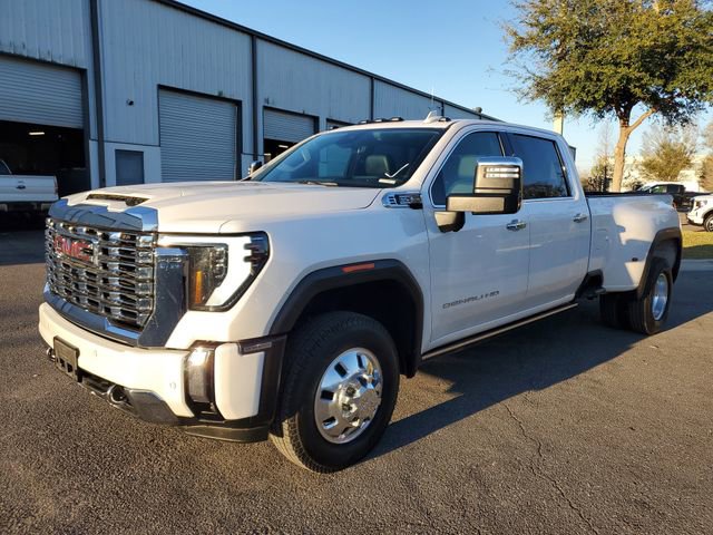 Used 2024 GMC Sierra 3500 Denali w/ Denali Reserve Package image 2