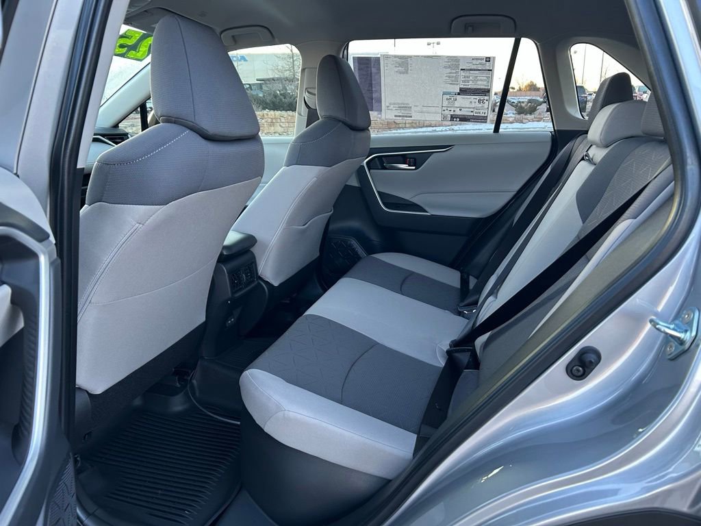 Used 2025 Toyota RAV4 XLE image 41