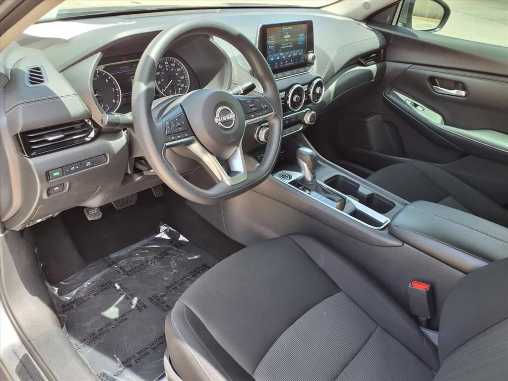 Used 2024 Nissan Sentra SV FWD image 18