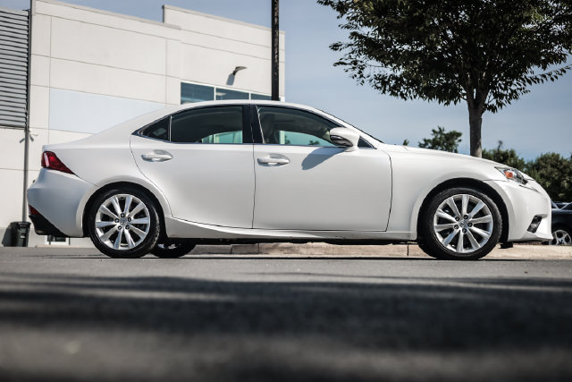 Used 2016 Lexus IS 200t RWD image 12