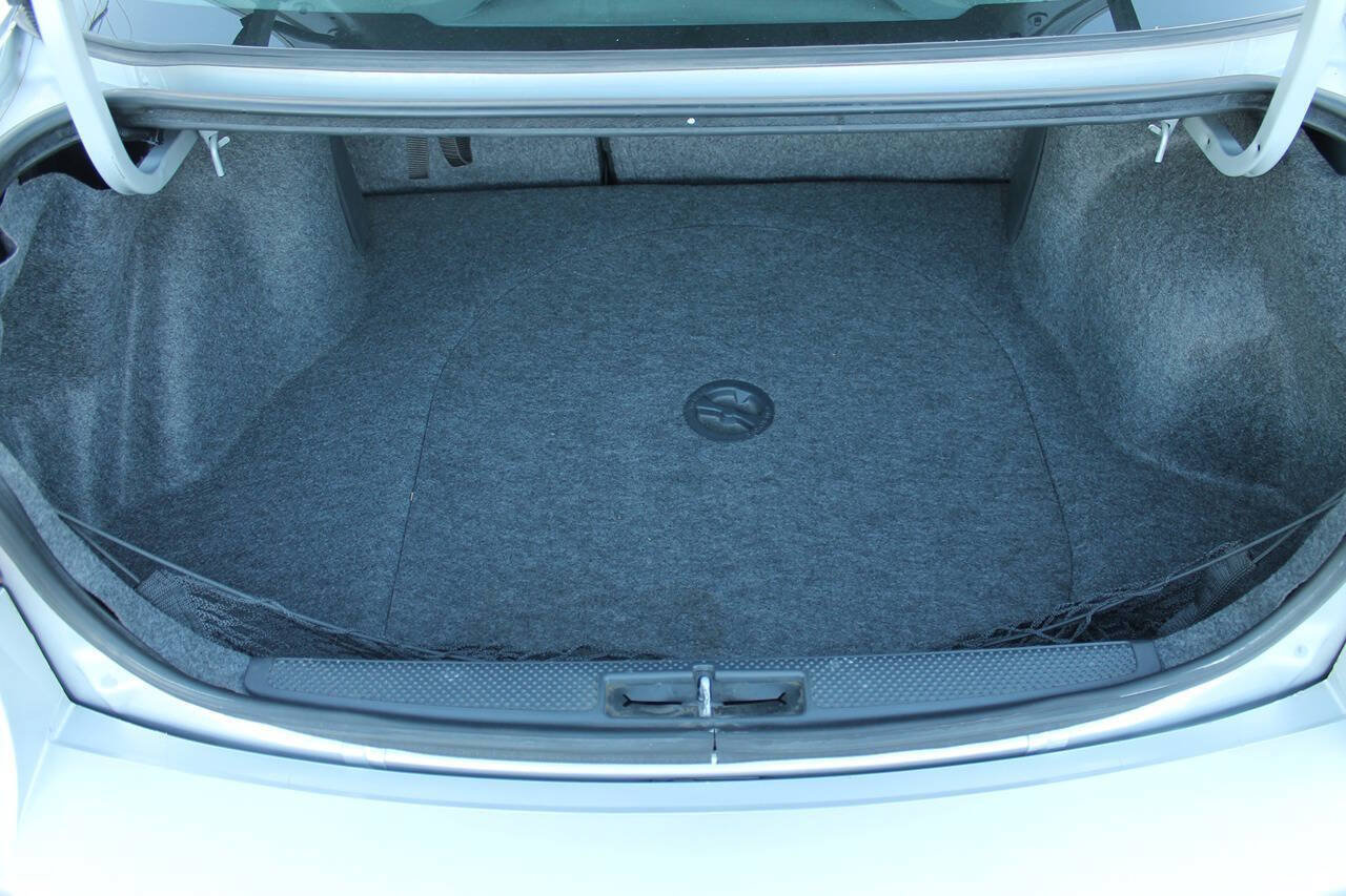 Used 2005 Chevrolet Cavalier Sedan w/ Preferred Equipment Group FWD image 26