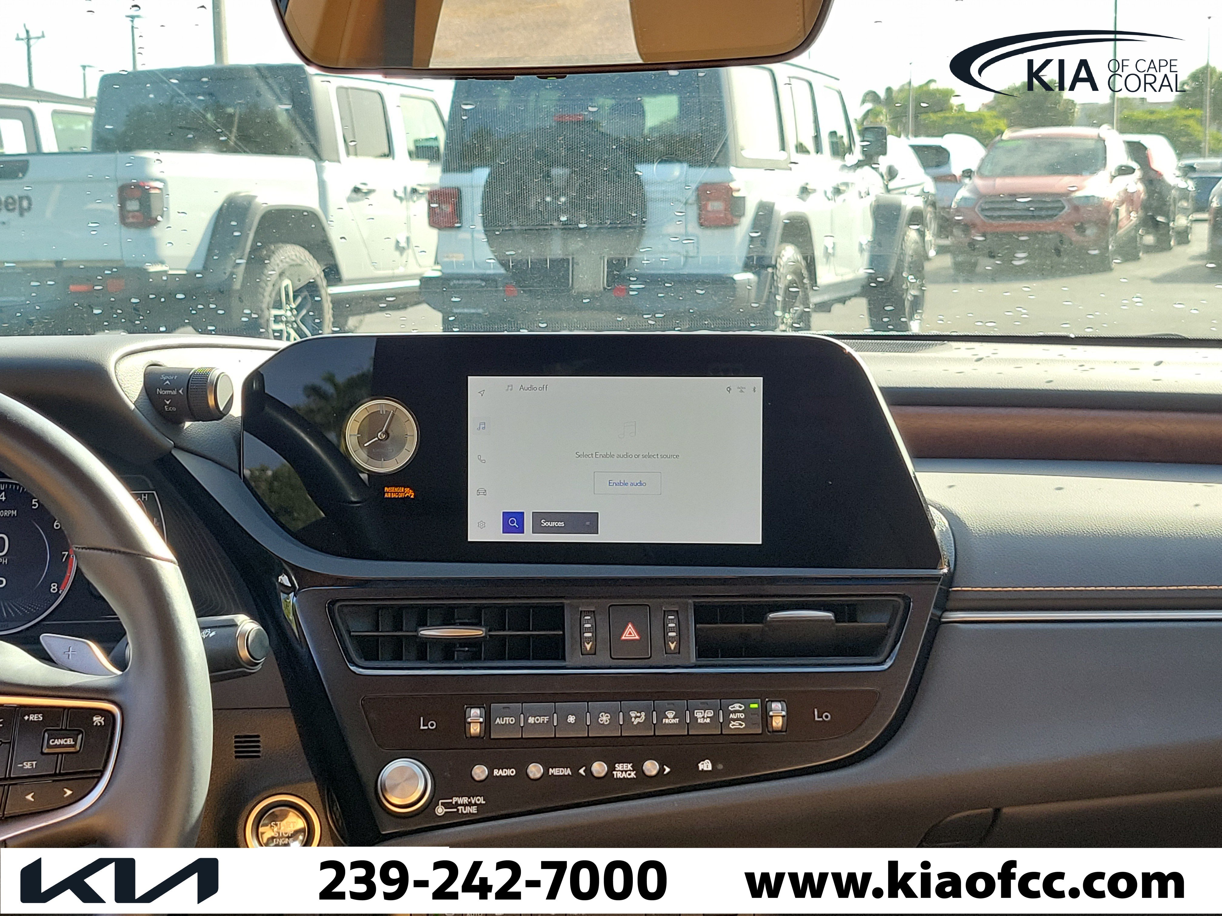 Used 2025 Lexus ES 350 w/ Premium Package FWD image 18