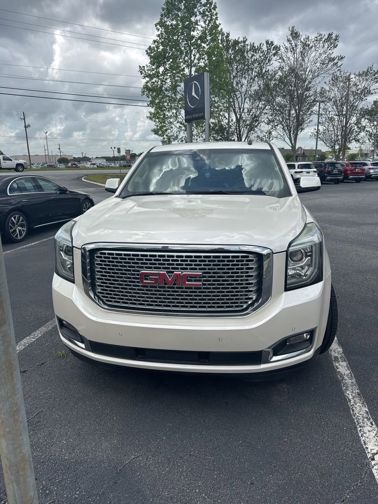 Used 2015 GMC Yukon Denali w/ Touring Package image 2