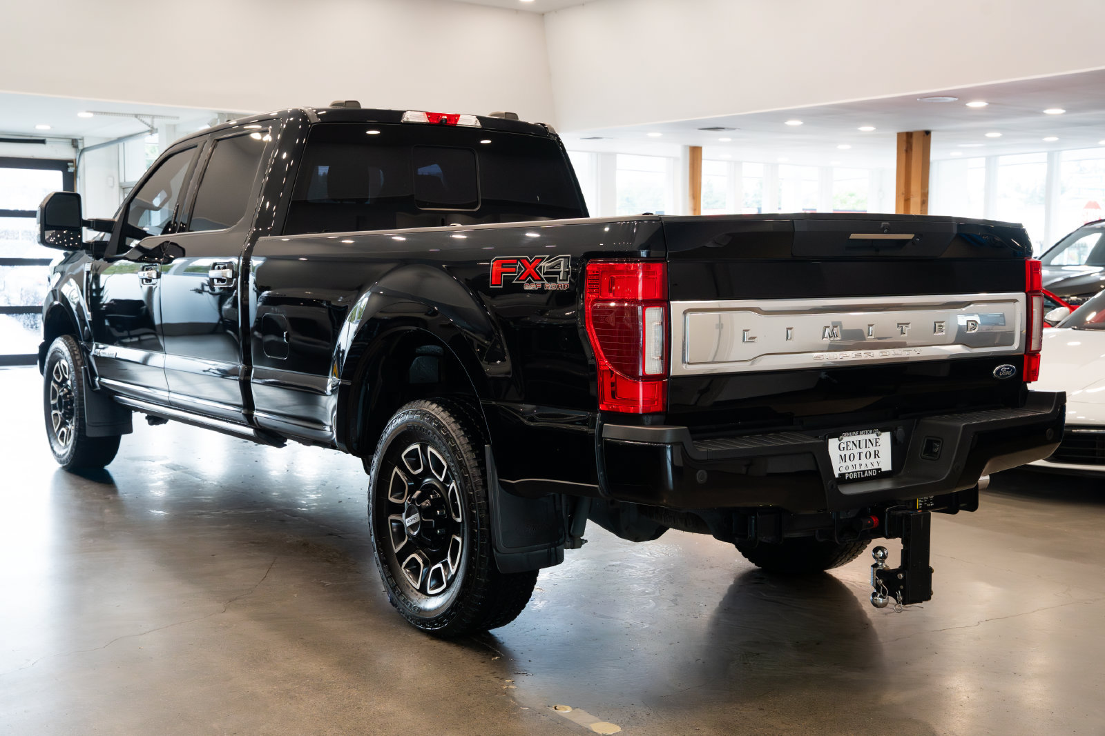 Used 2021 Ford F350 Limited w/ FX4 Off-Road Package AWD/4WD image 6