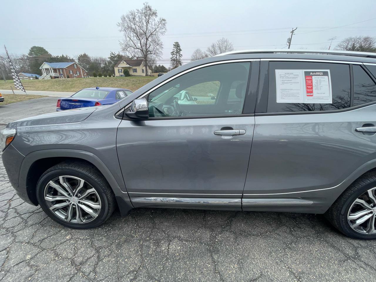 Used 2018 GMC Terrain Denali w/ Advanced Safety Package AWD/4WD image 3