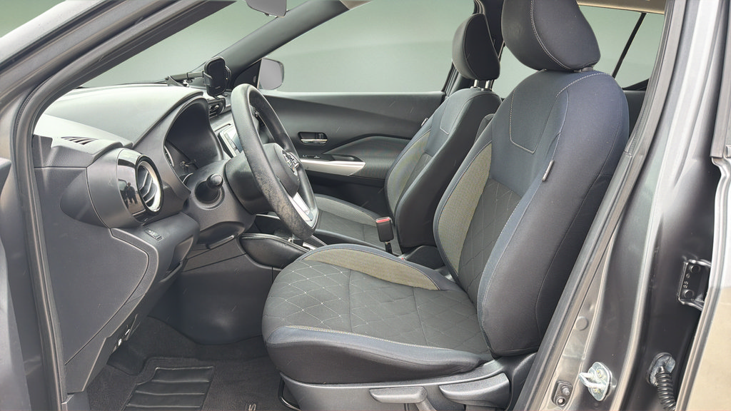 Certified 2018 Nissan Kicks SV w/ Exterior Package FWD image 21