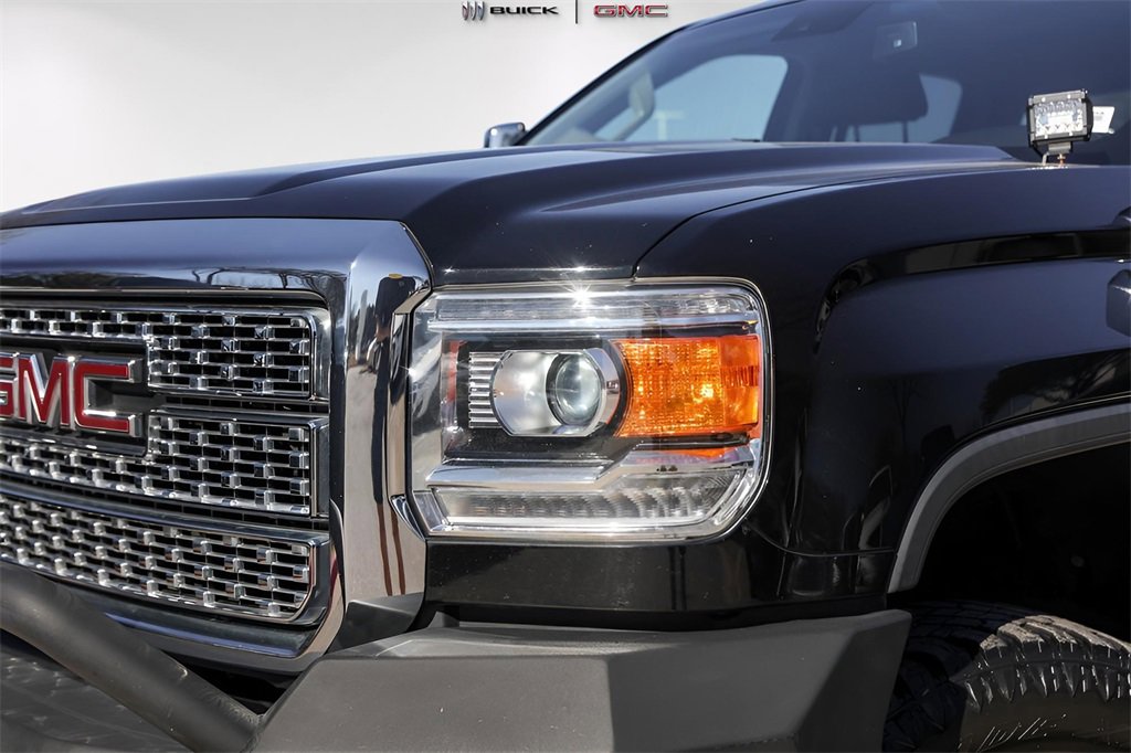 Used 2019 GMC Sierra 2500 Denali w/ Suspension Package, Off-Road image 3