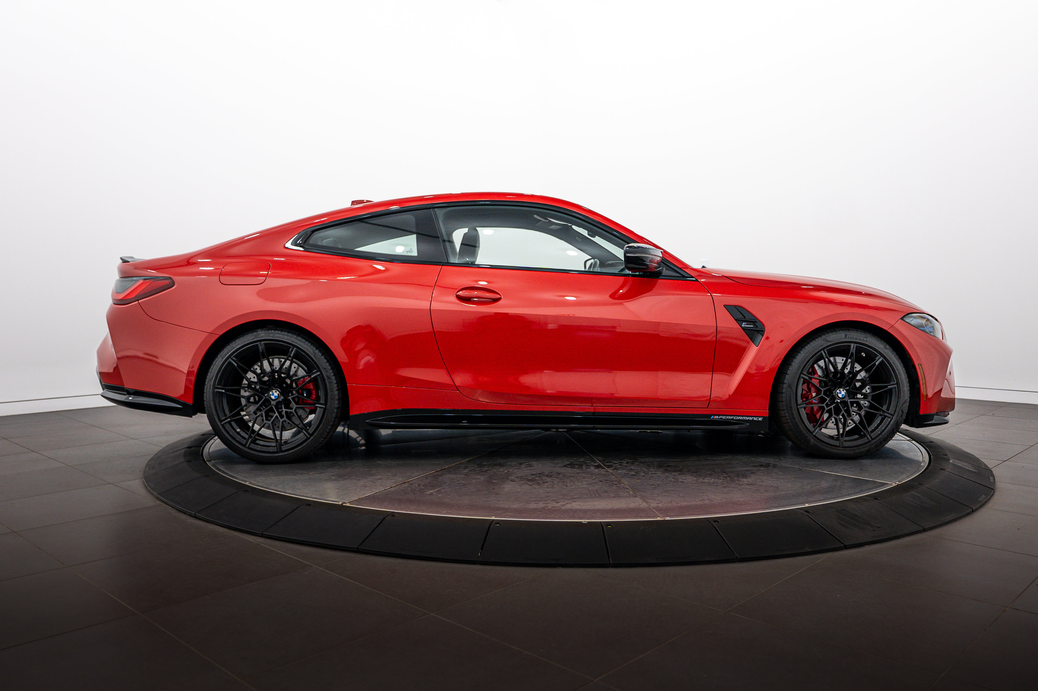 Used 2021 BMW M4 Competition w/ Executive Package RWD image 8