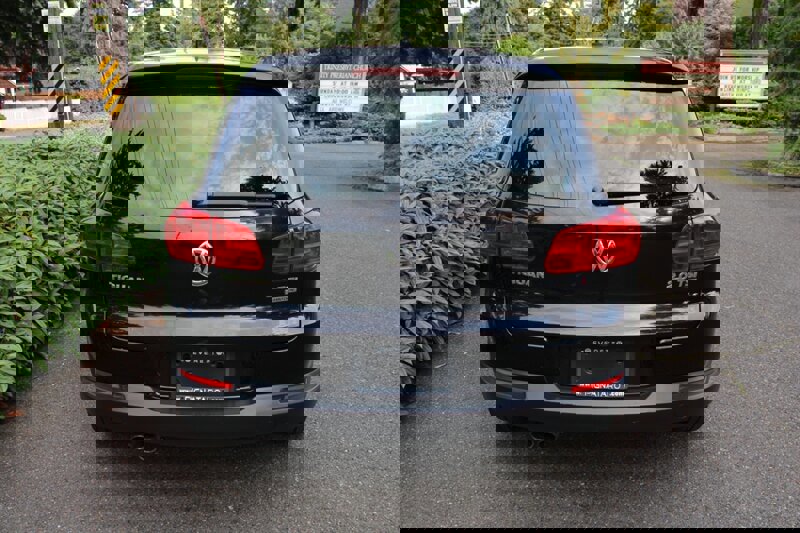 Used 2013 Volkswagen Tiguan S image 11