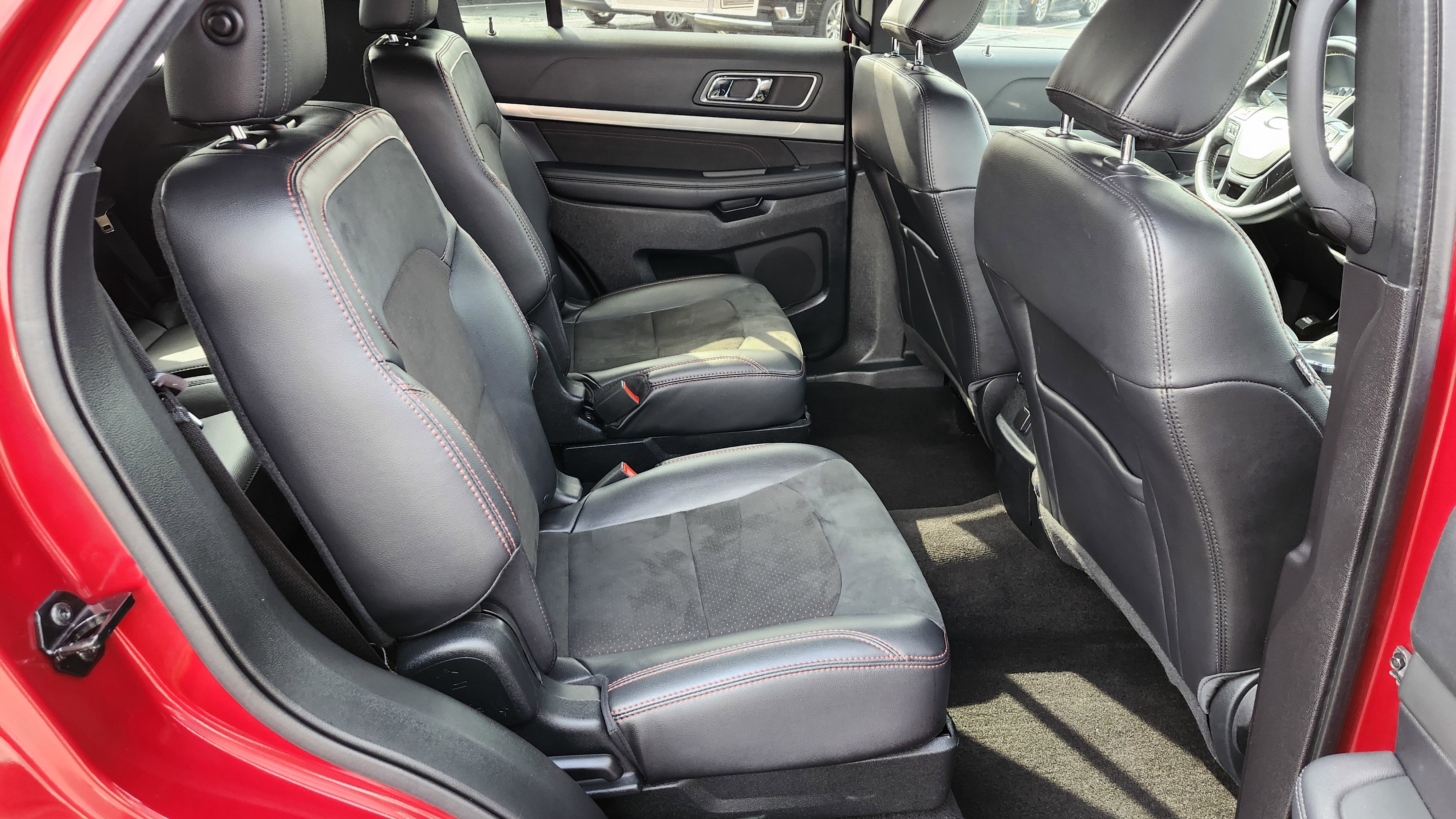 Used 2019 Ford Explorer XLT w/ Equipment Group 202A image 19