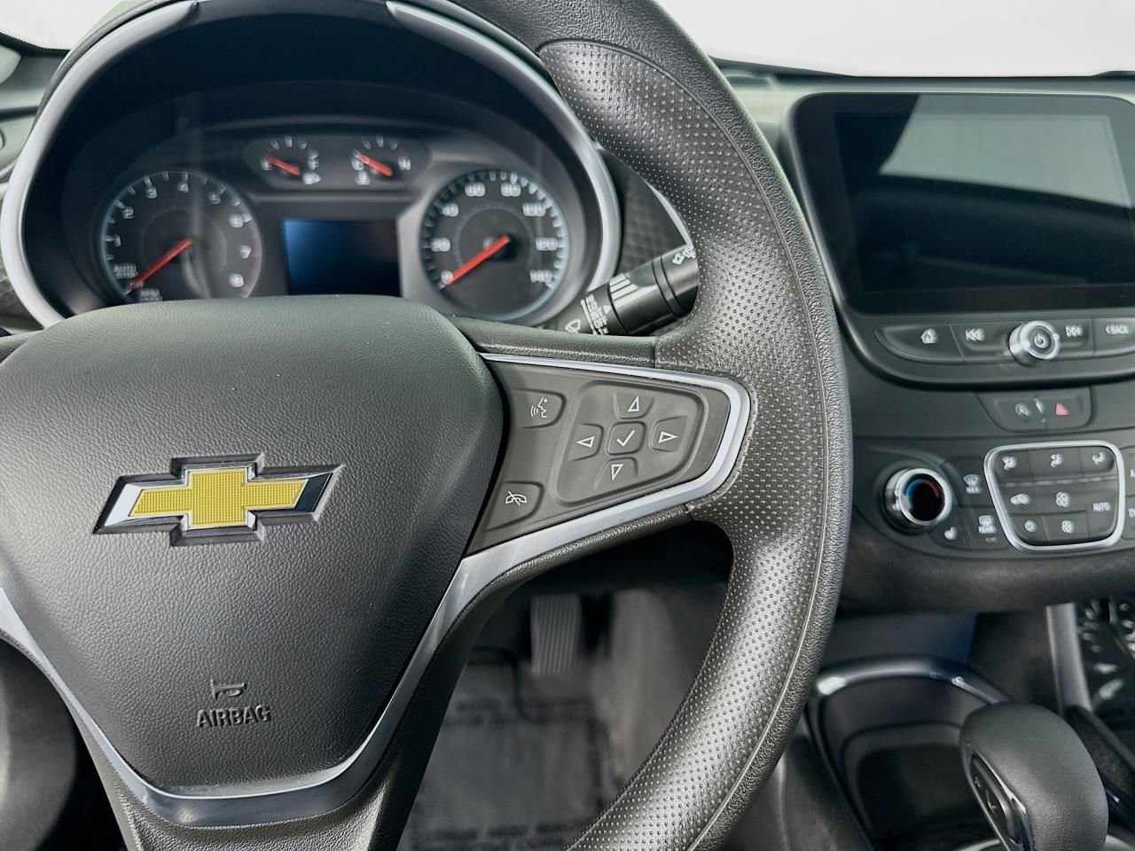 Used 2023 Chevrolet Malibu LT image 41