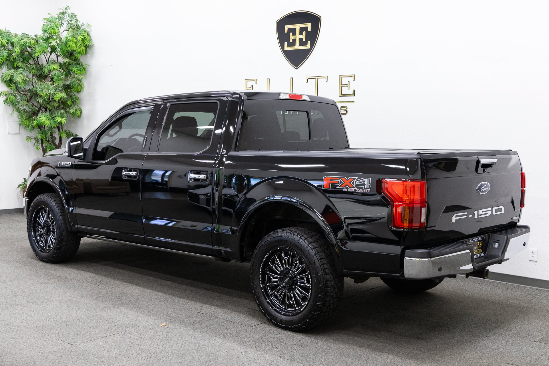 Used 2018 Ford F150 Lariat w/ Equipment Group 502A Luxury AWD/4WD image 3