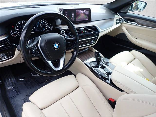 Used 2019 BMW 530e xDrive AWD/4WD image 9