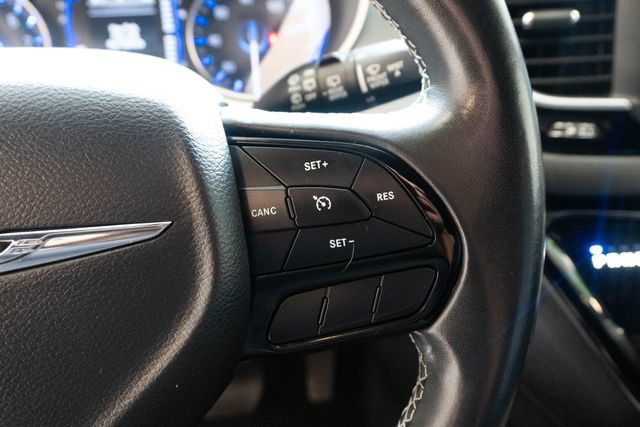 Used 2020 Chrysler Pacifica Touring w/ S Appearance Package FWD image 22