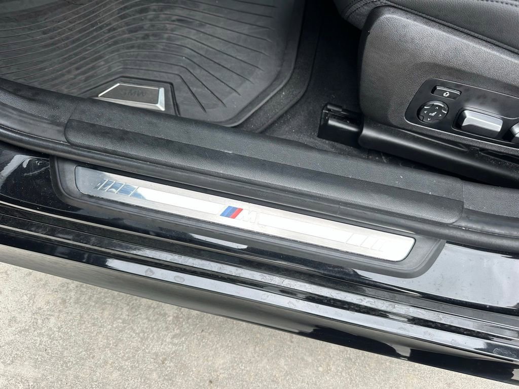 Used 2021 BMW 330i Sedan w/ M Sport Package RWD image 22