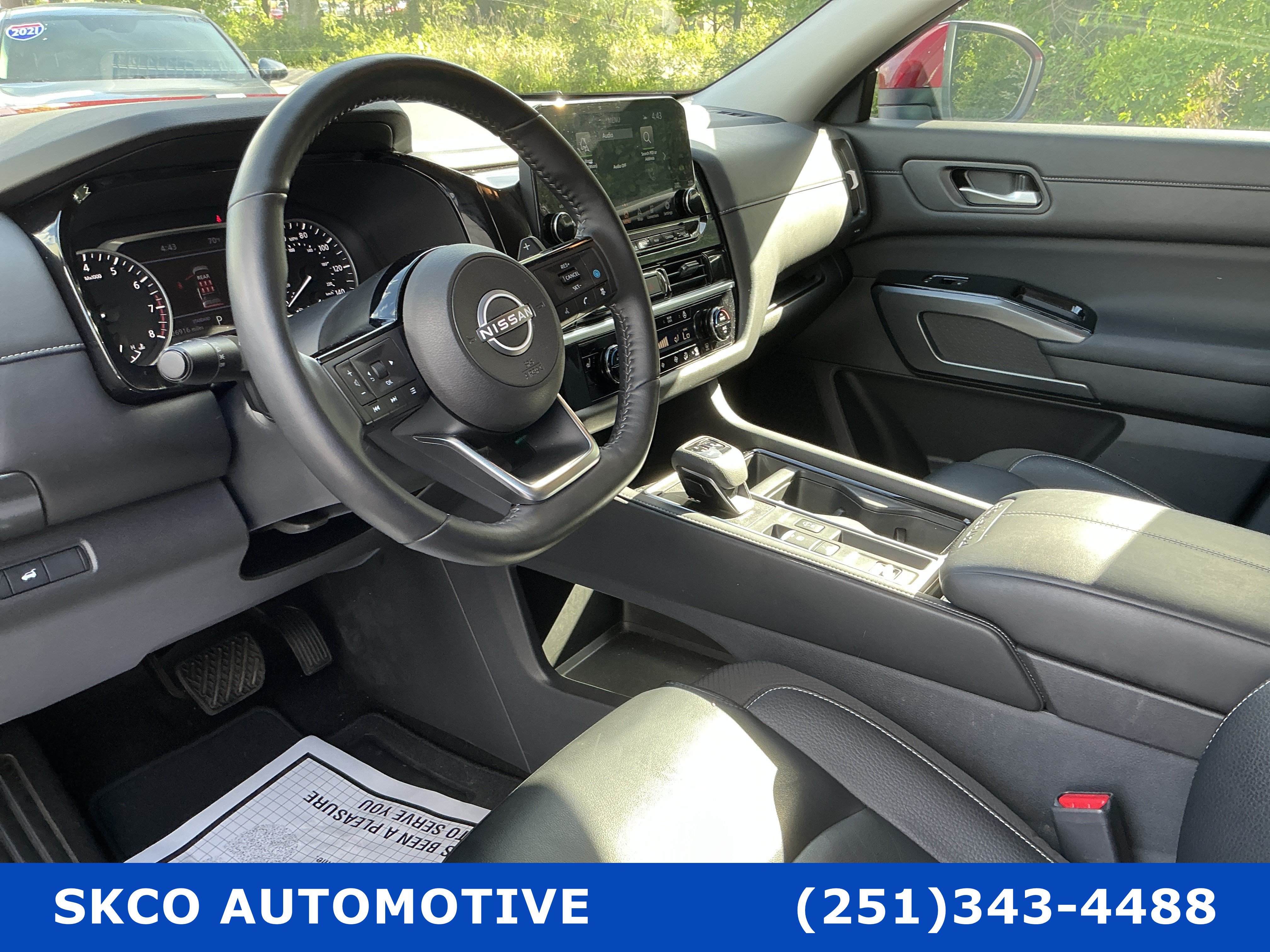 Used 2024 Nissan Pathfinder SL FWD image 20