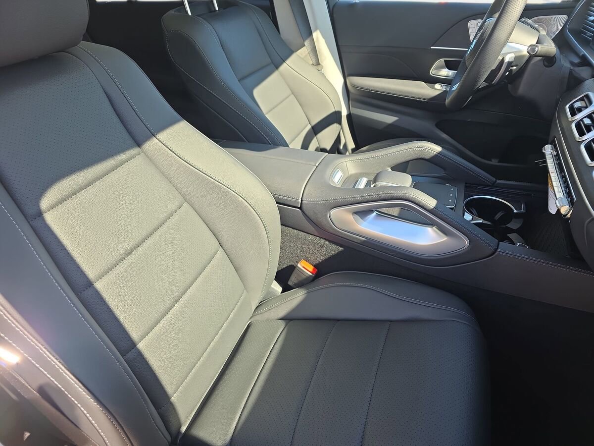 New 2026 Mercedes-Benz GLS 450 4MATIC image 10
