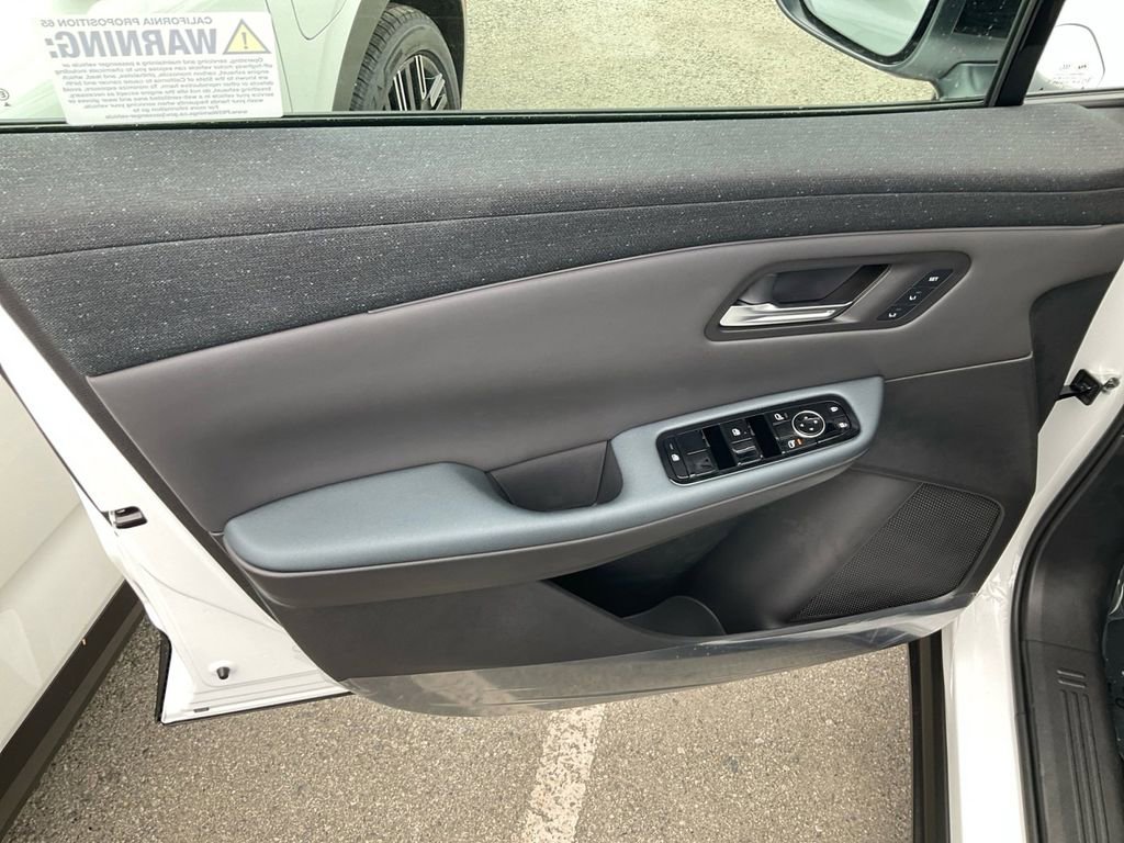 New 2026 Nissan Leaf Platinum+ w/ Cargo Package (Platinum+) image 11