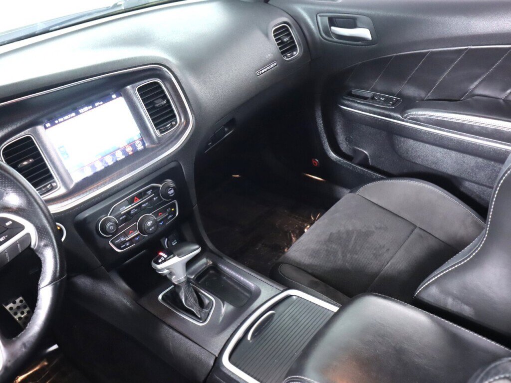 Used 2017 Dodge Charger R/T Scat Pack w/ Beats Audio Group image 32