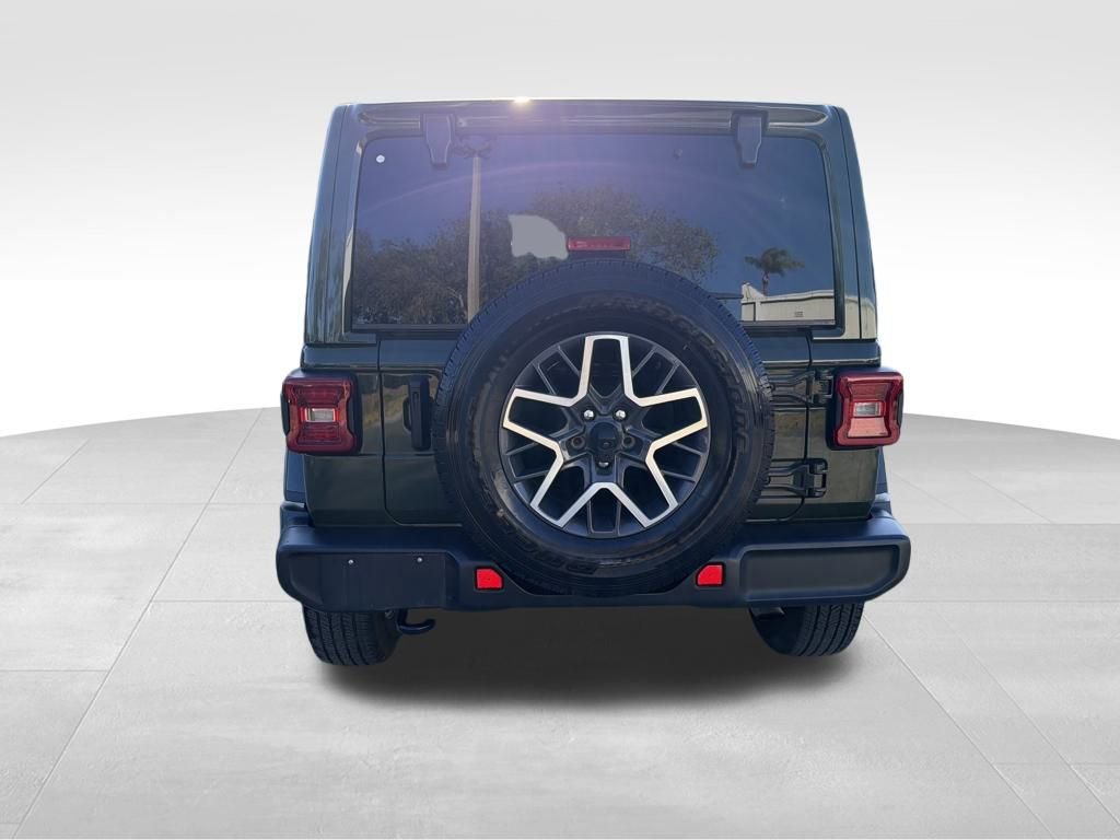 Used 2024 Jeep Wrangler Sahara image 6