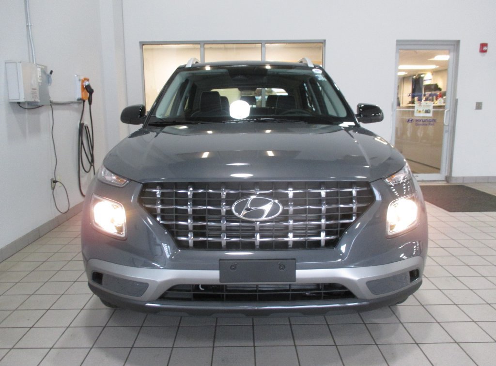 New 2026 Hyundai Venue SEL FWD image 2