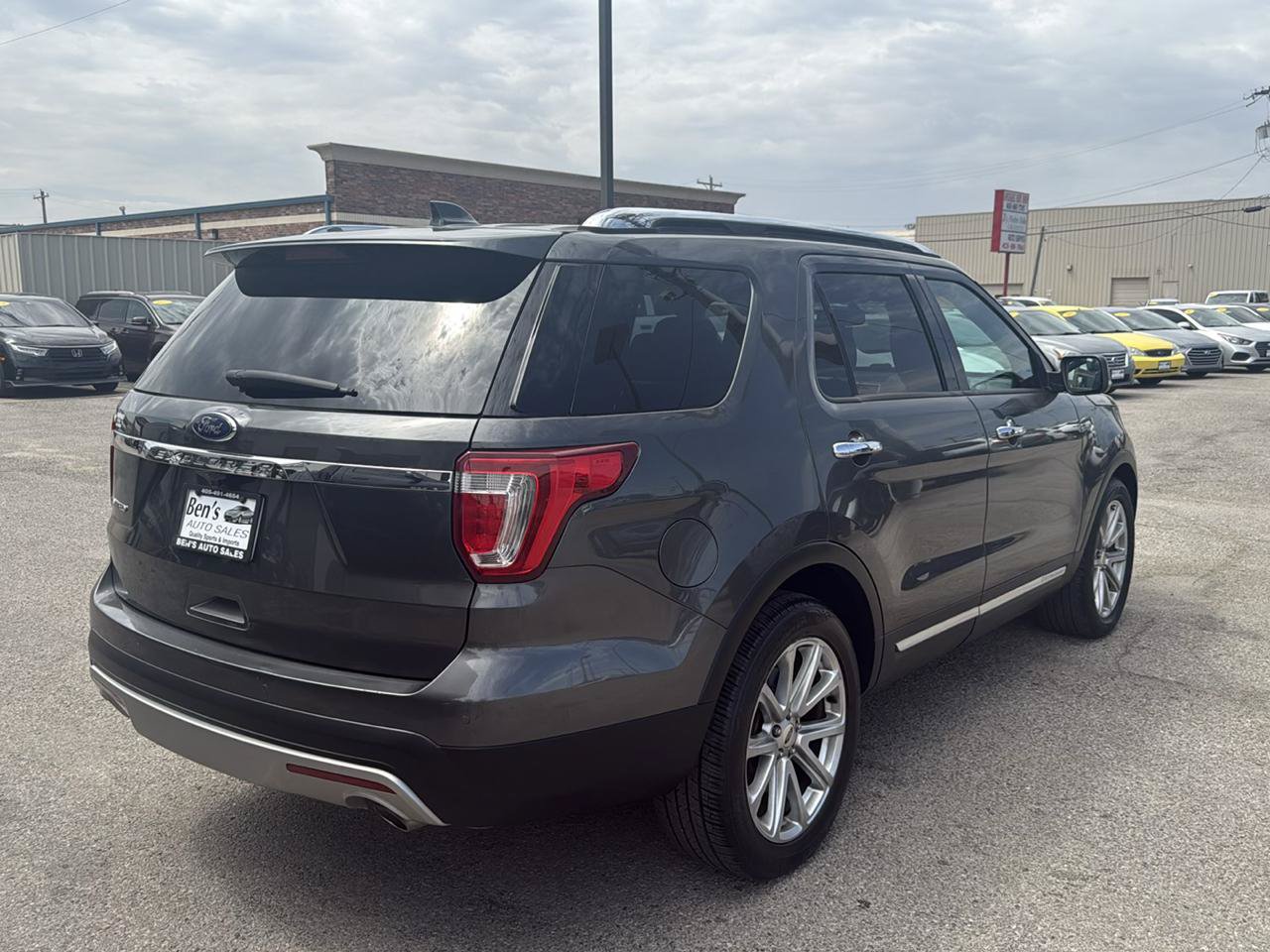 Used 2017 Ford Explorer Limited FWD image 6