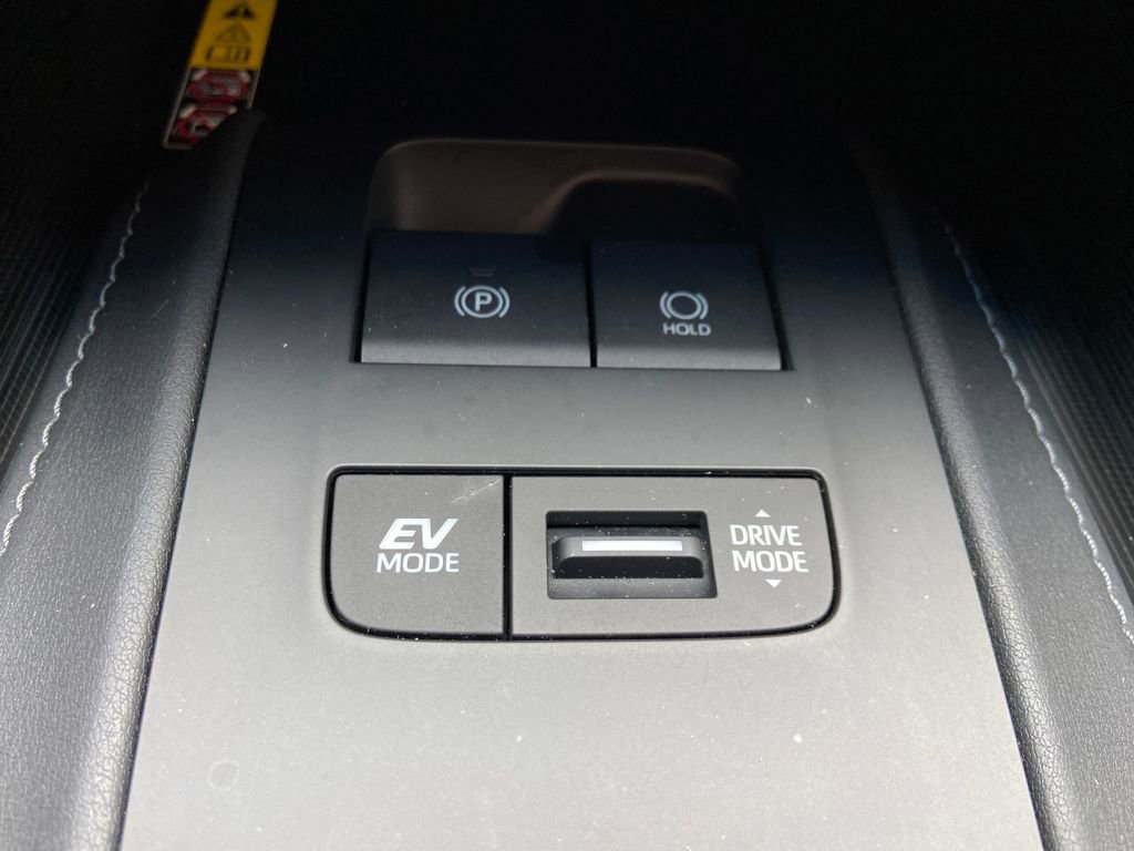 Used 2023 Toyota Venza Nightshade image 34