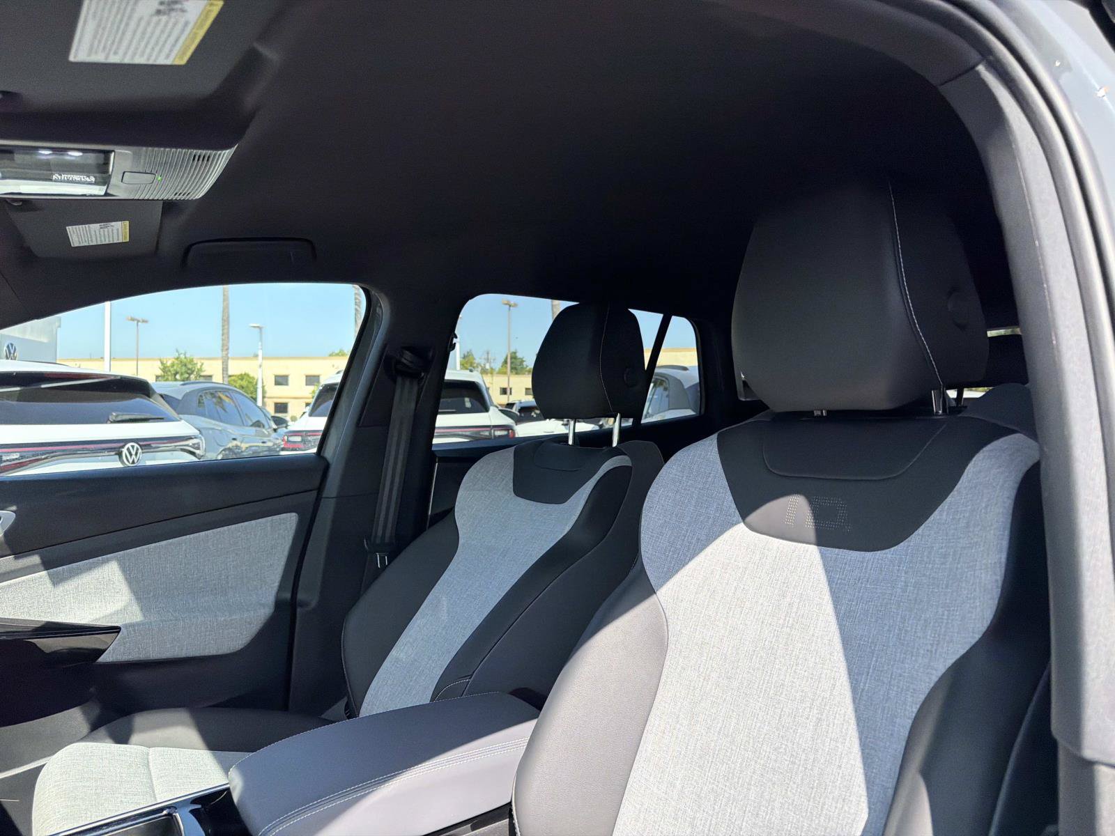 Certified 2025 Volkswagen ID.4 Pro RWD image 15