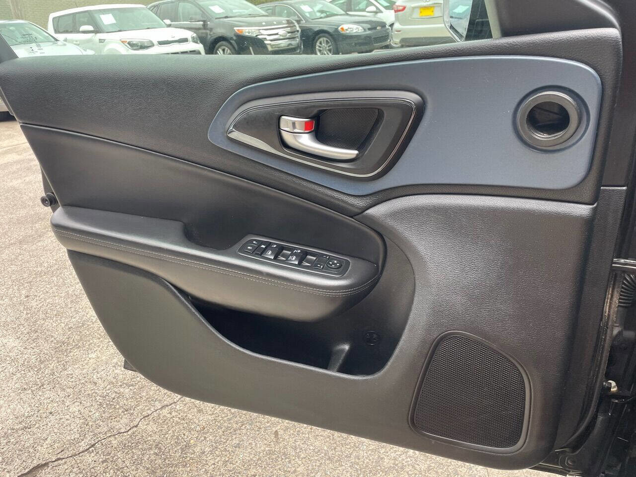 Used 2015 Chrysler 200 S w/ Comfort Group image 9