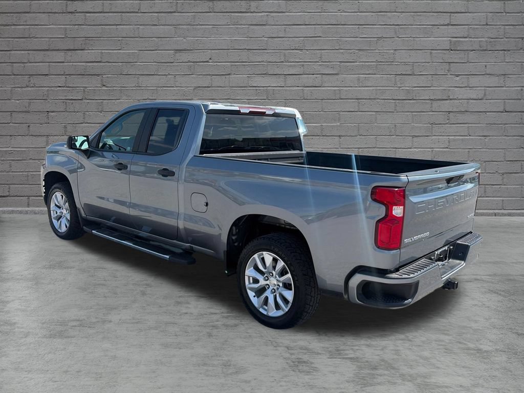 Used 2019 Chevrolet Silverado 1500 Custom w/ Custom Value Package AWD/4WD image 4