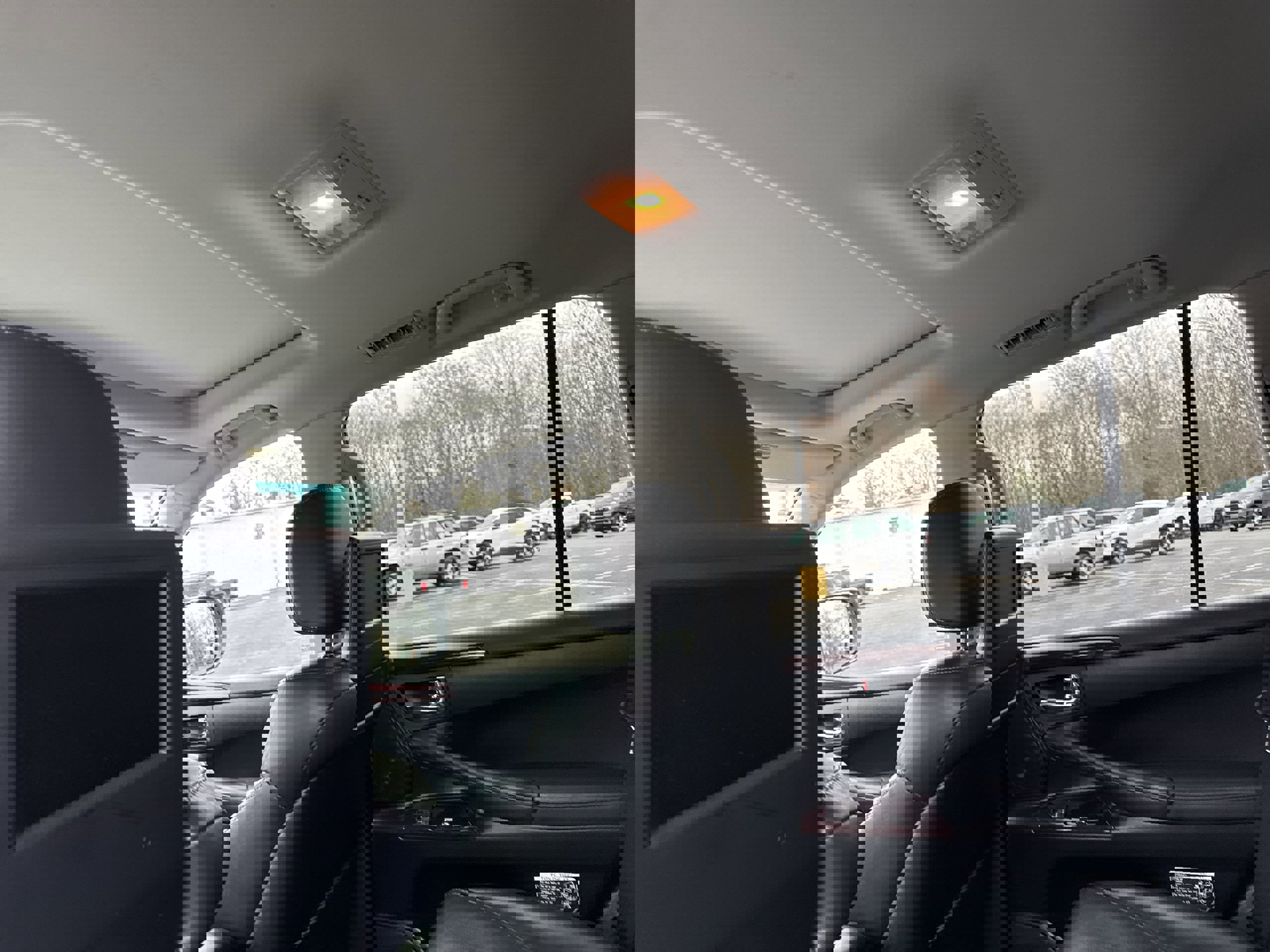 Used 2015 Lexus LX 570 4WD w/ Luxury Package image 19