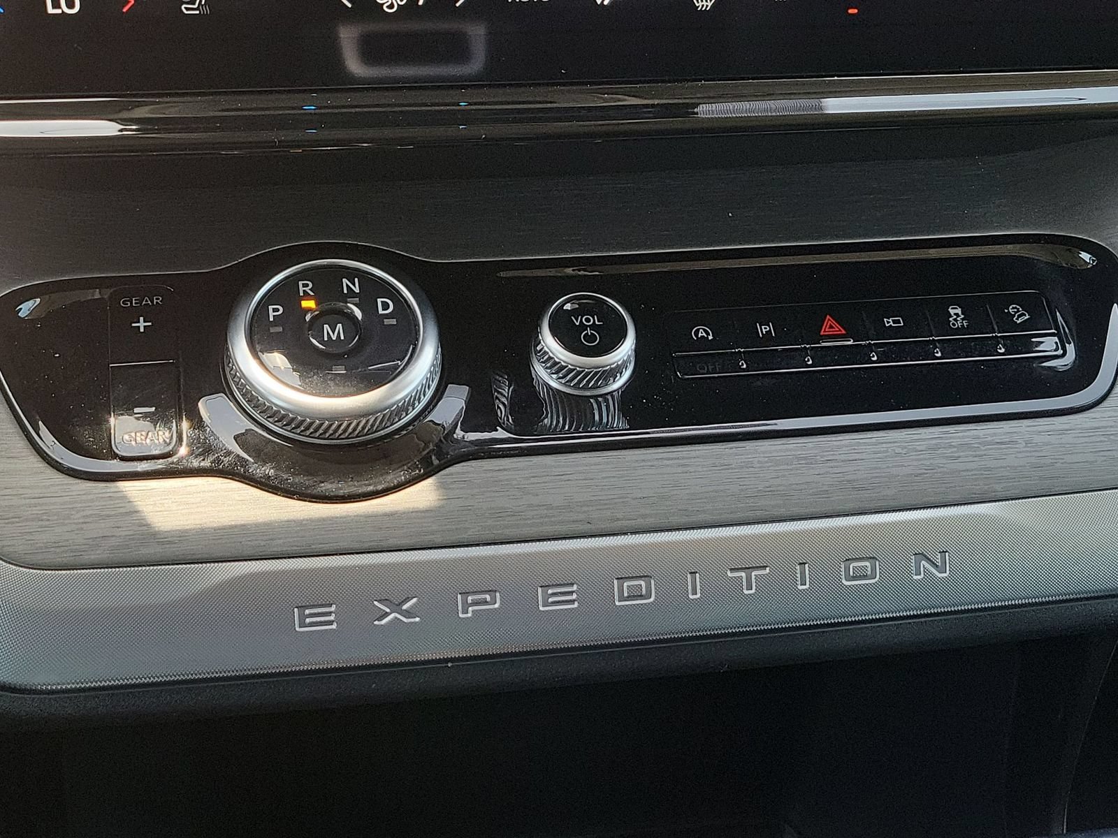 Used 2025 Ford Expedition Max Platinum AWD/4WD image 16
