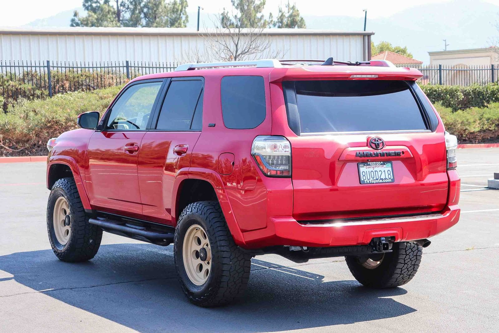 Used 2017 Toyota 4Runner SR5 AWD/4WD image 5
