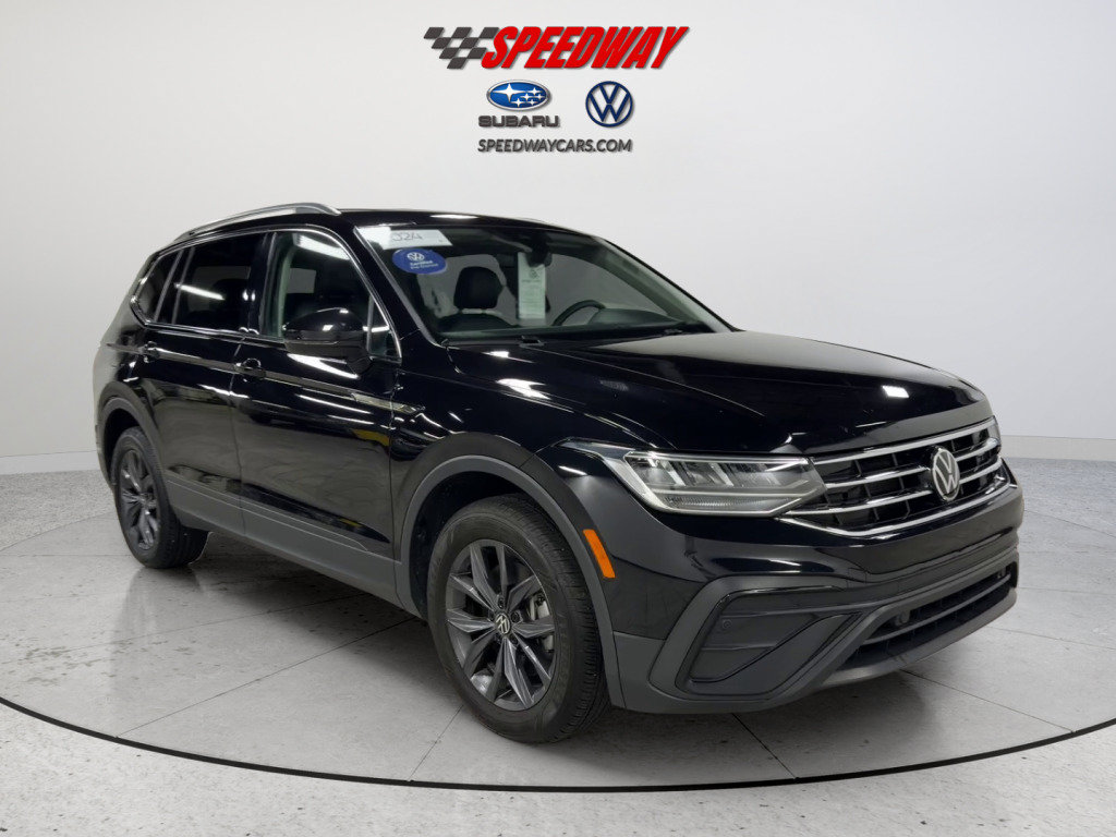 Certified 2024 Volkswagen Tiguan SE AWD/4WD image 2