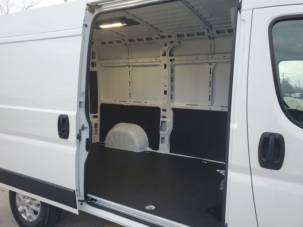 New 2025 RAM ProMaster 1500 w/ Quick Order Package 22G SLT image 9