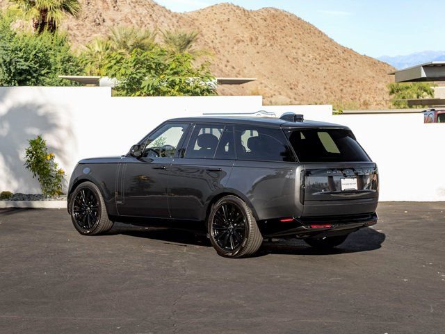 Used 2025 Land Rover Range Rover Autobiography image 9