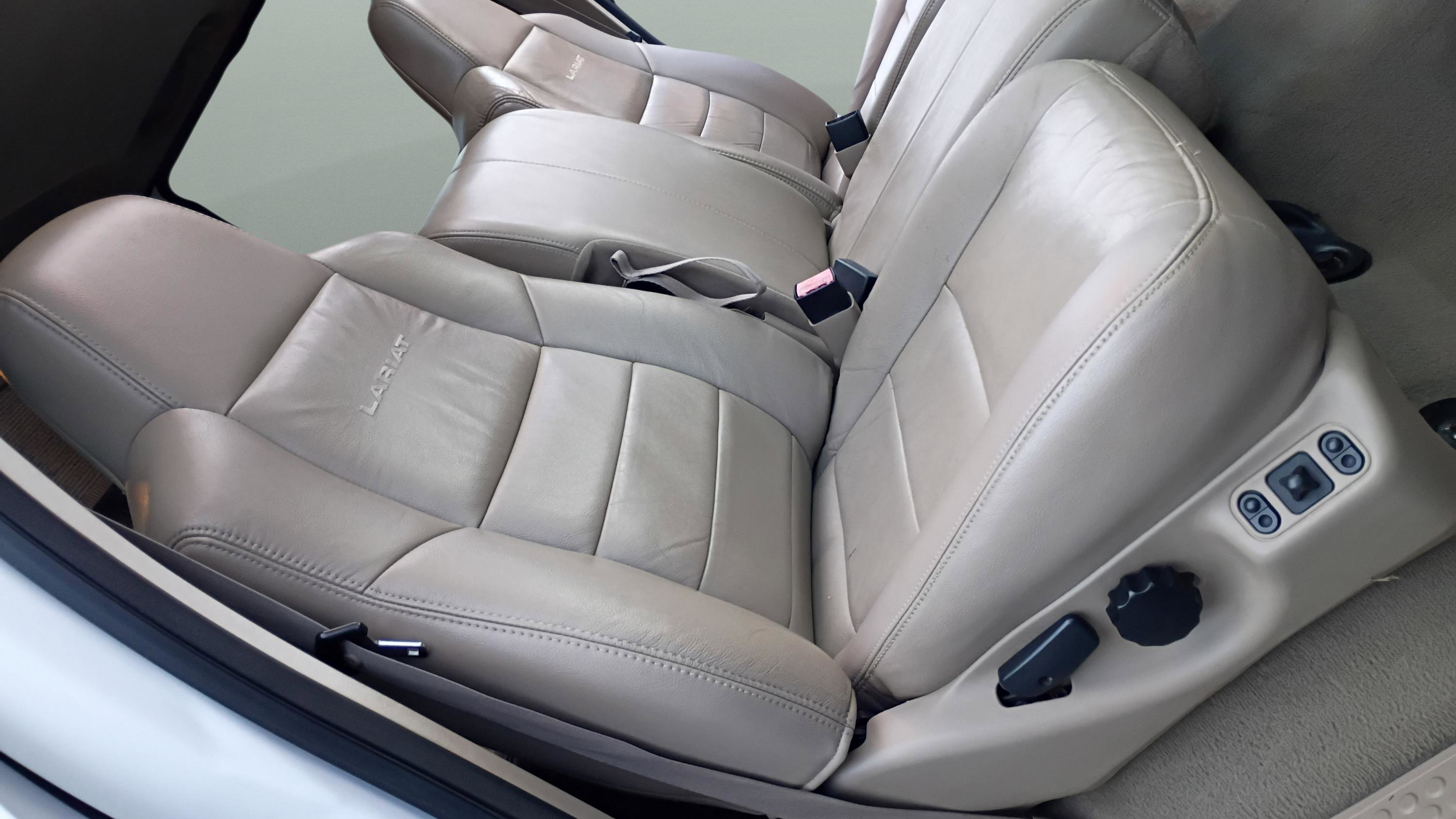 Used 2006 Ford F350 Lariat image 32