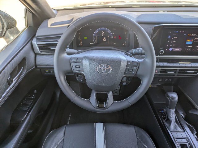 Used 2025 Toyota Camry SE w/ Convenience Package FWD image 31