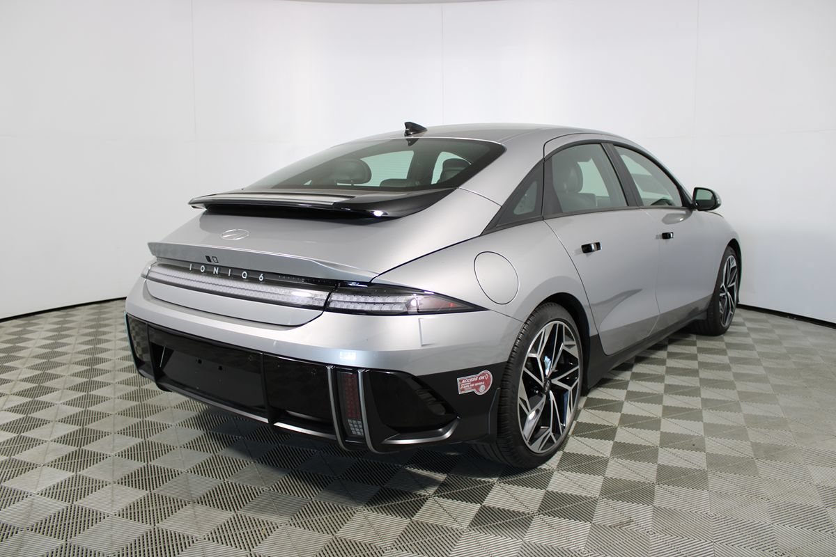 Used 2024 Hyundai Ioniq 6 SEL RWD image 35