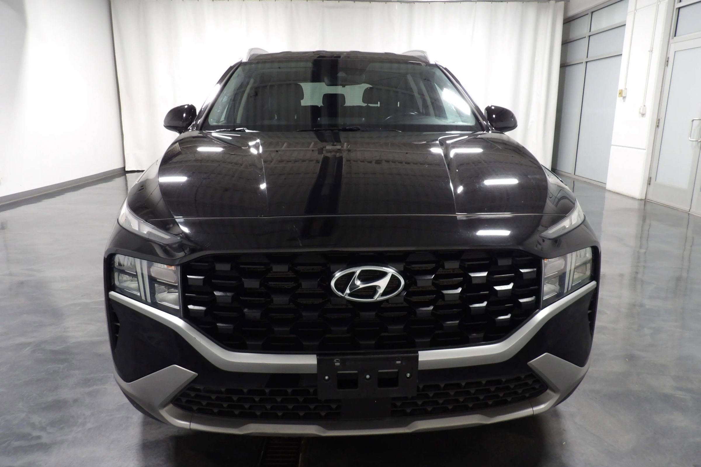 Used 2021 Hyundai Santa Fe SEL AWD/4WD image 2