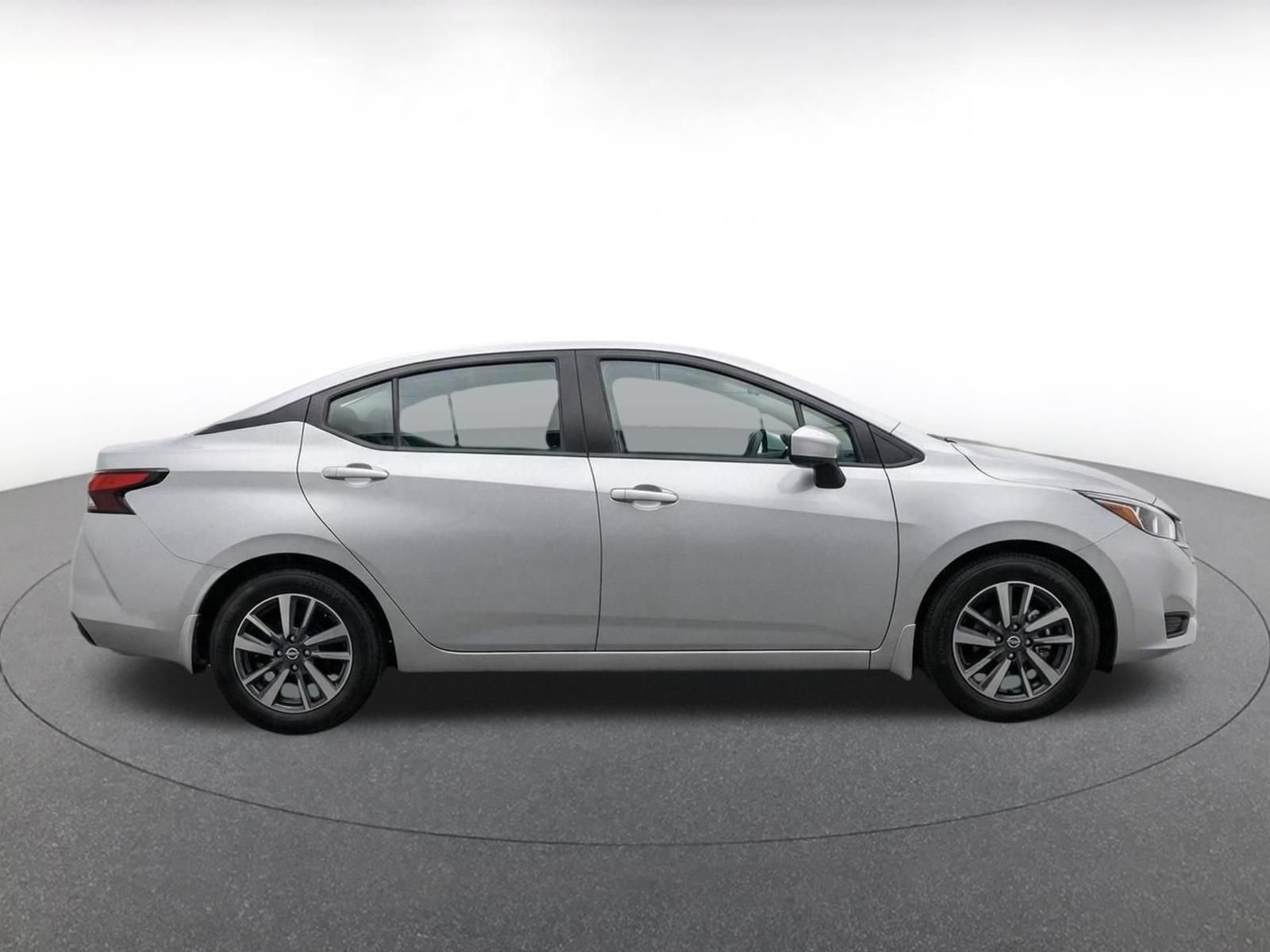Used 2025 Nissan Versa SV FWD image 10