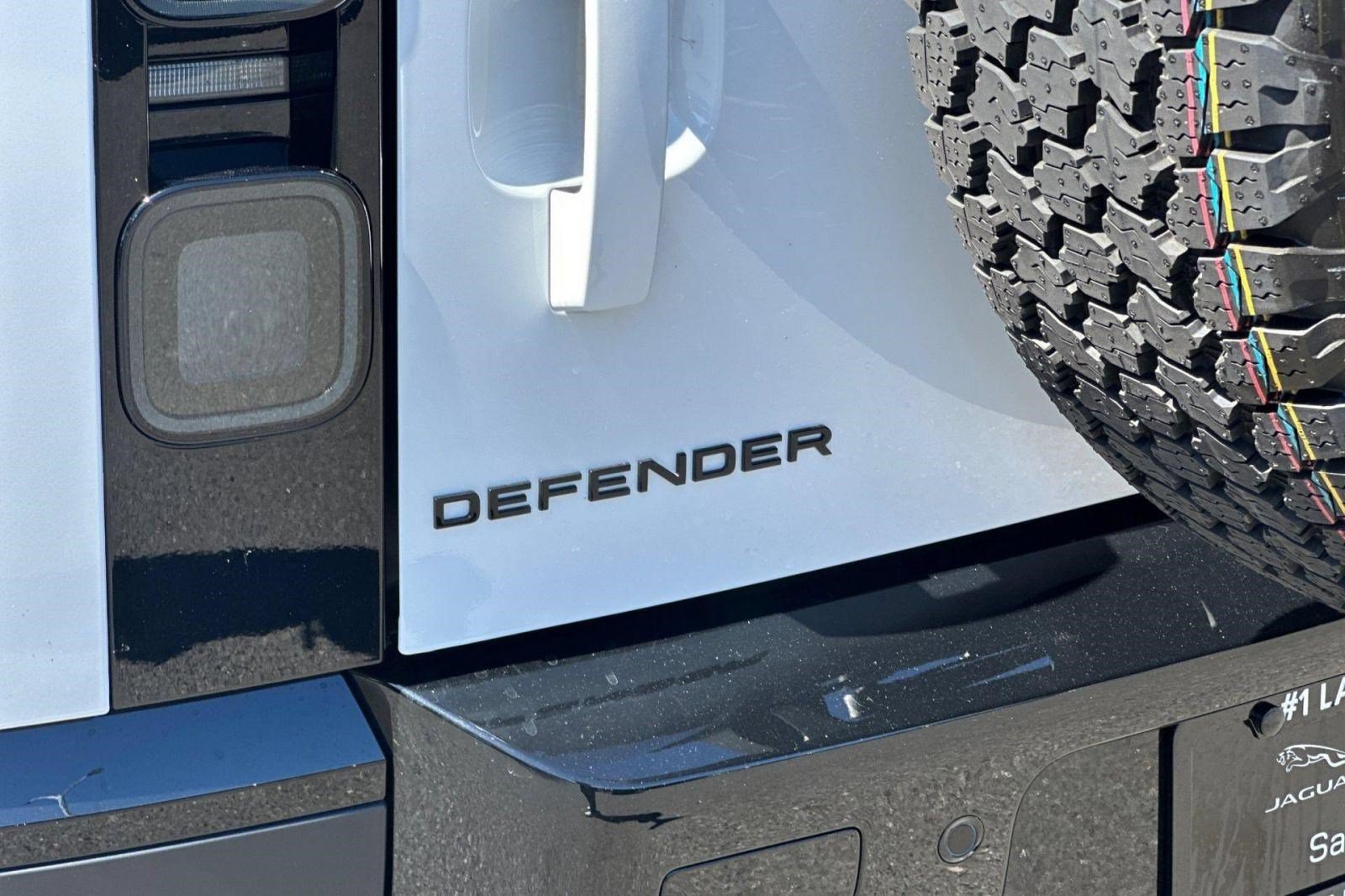 New 2026 Land Rover Defender 110 S AWD/4WD image 29