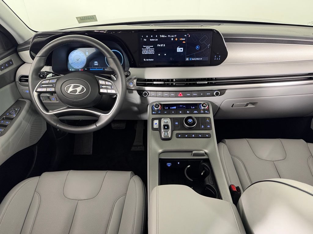 Used 2025 Hyundai Palisade SEL FWD image 14