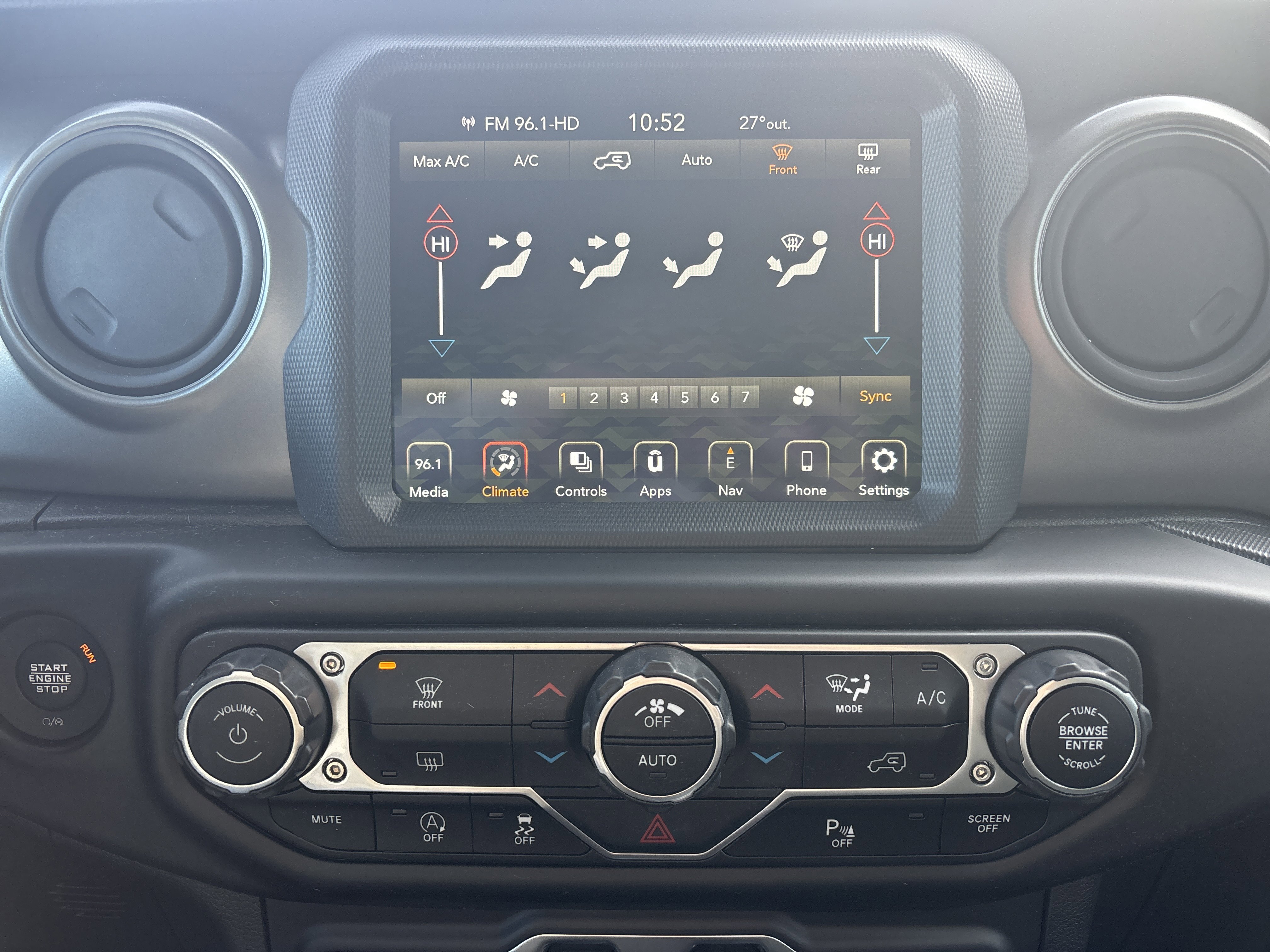 Used 2023 Jeep Wrangler Sport S image 24