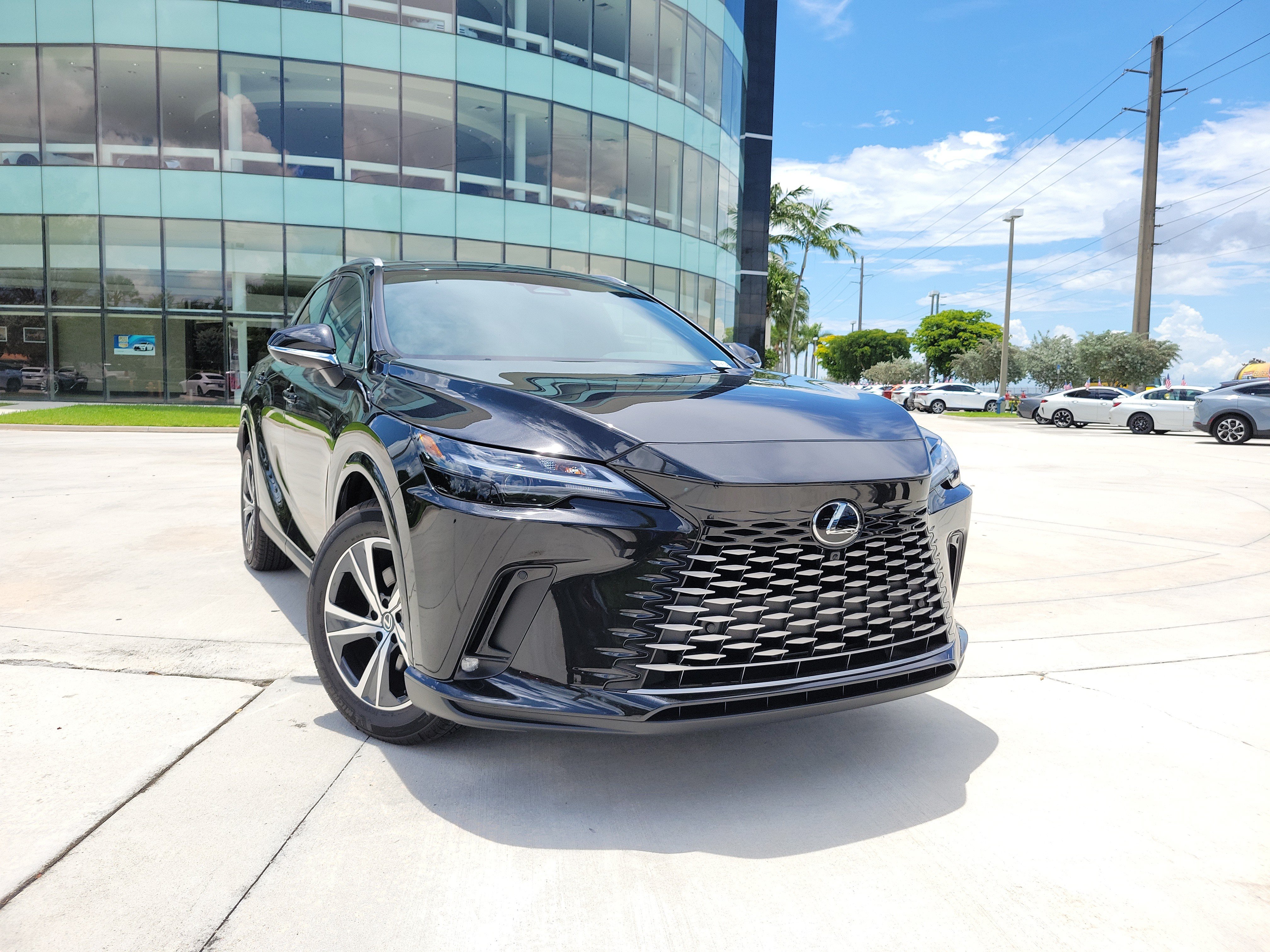Used 2026 Lexus RX 350 Premium w/ Convenience Package FWD image 2