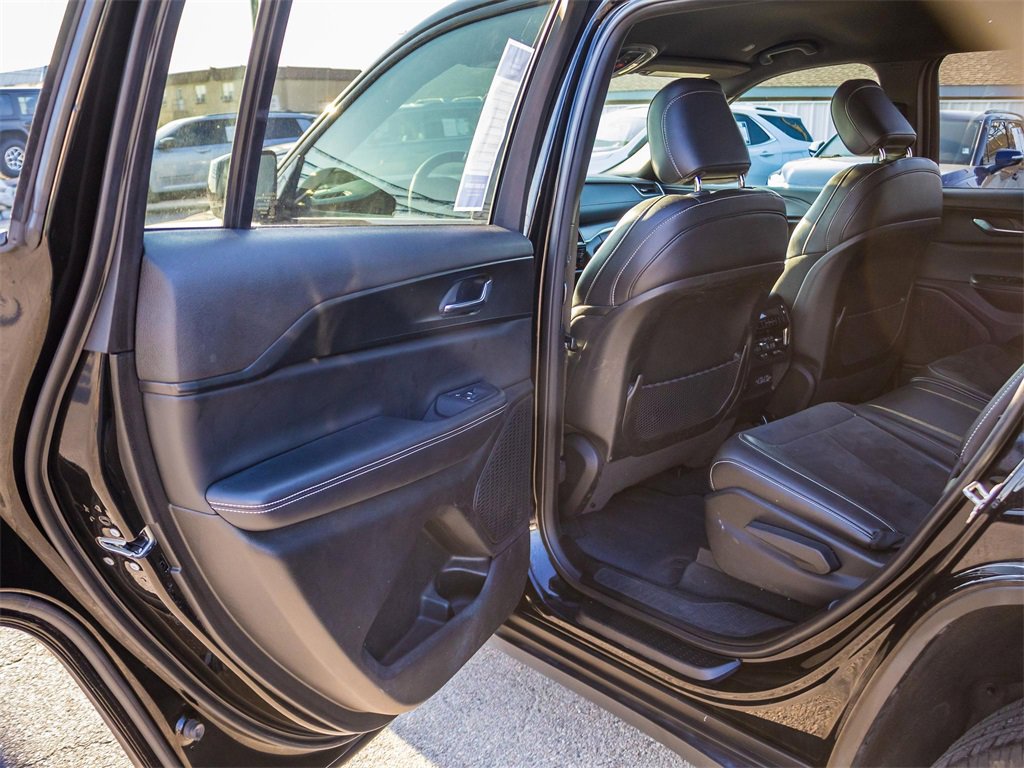 Used 2024 Jeep Grand Cherokee L Laredo image 22